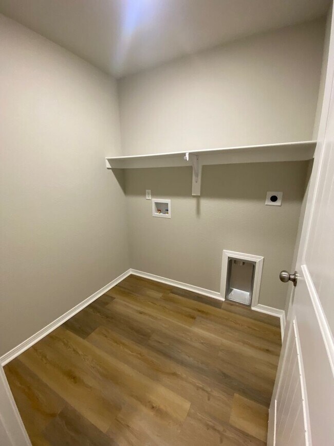 Building Photo - 4520 Olympic Dr