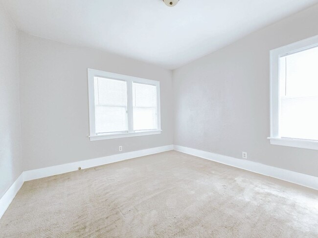 Building Photo - 917 Sancome Ave