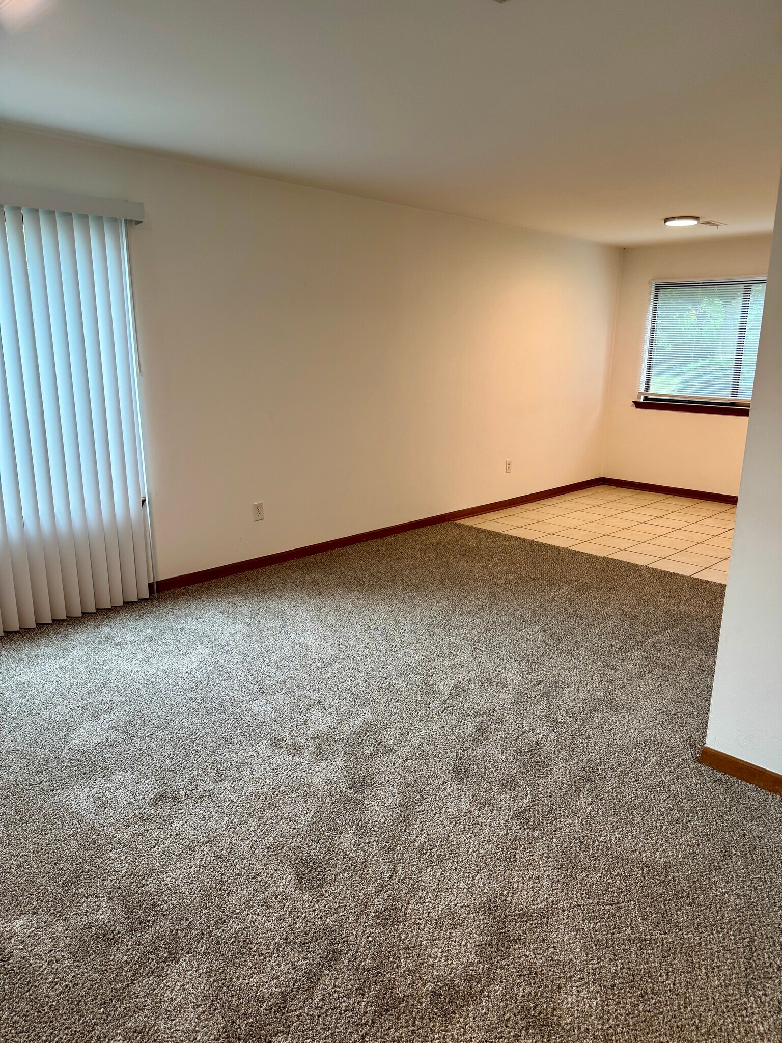 Living room, dining room - 1155 Maple St