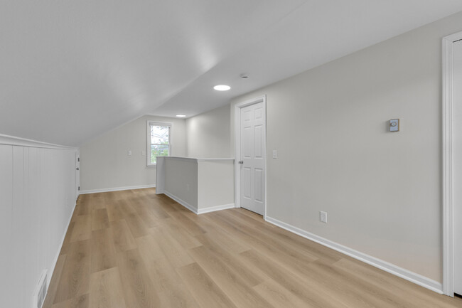 Building Photo - 18333 Beechwood St