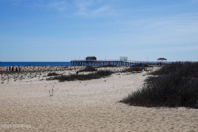 Building Photo - 5 Ocean Ave N