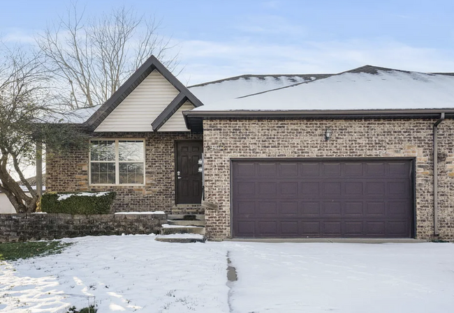 Building Photo - Ozark Duplex