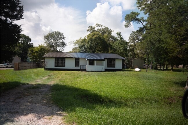 Primary Photo - 5002 Blackberry Ln