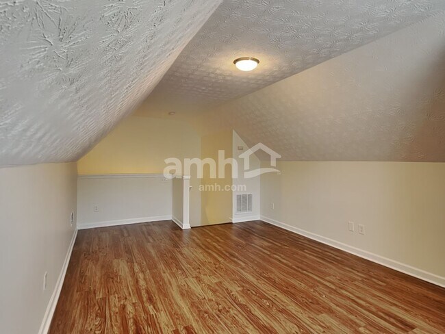 Building Photo - 643 Bartow Dr