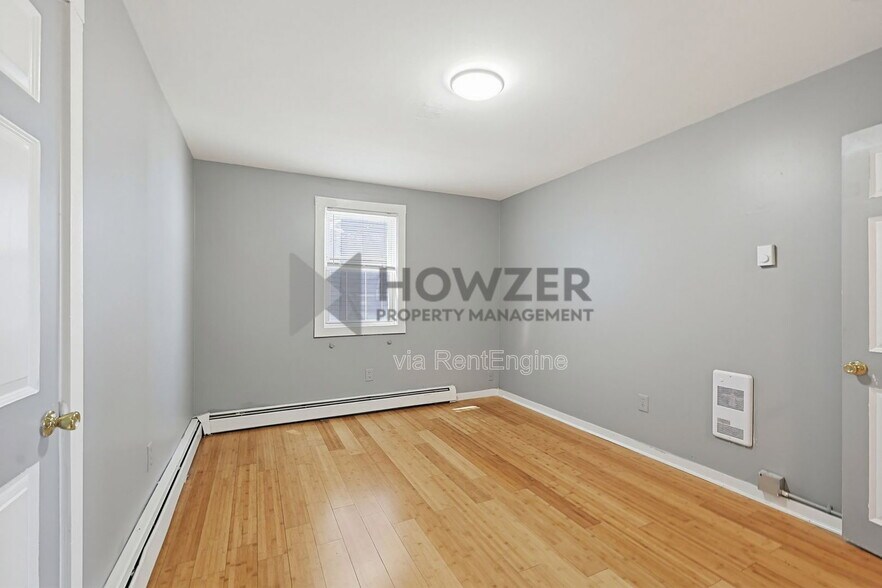 Building Photo - 112 Clark St