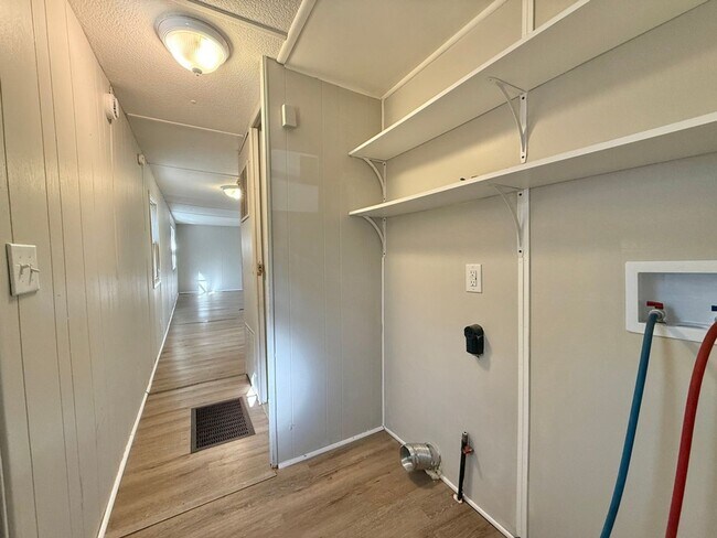 Building Photo - Updated Home in Laurel Lakes NJ FOR RENT $1350