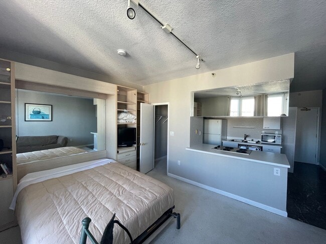Primary Photo - San Francisco furnished, High-floor studio...