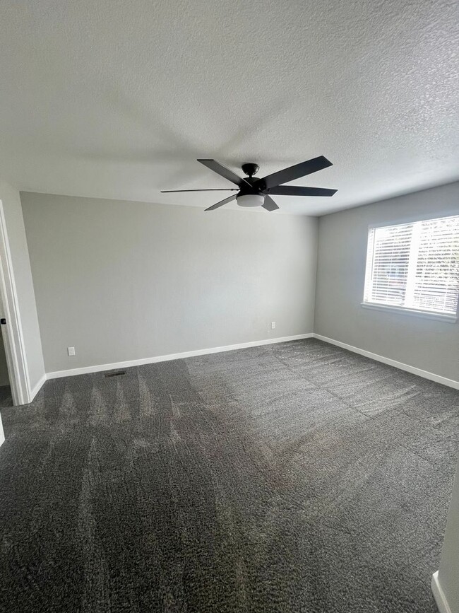 Building Photo - Lovley 3 bedroom home located in Steston H...