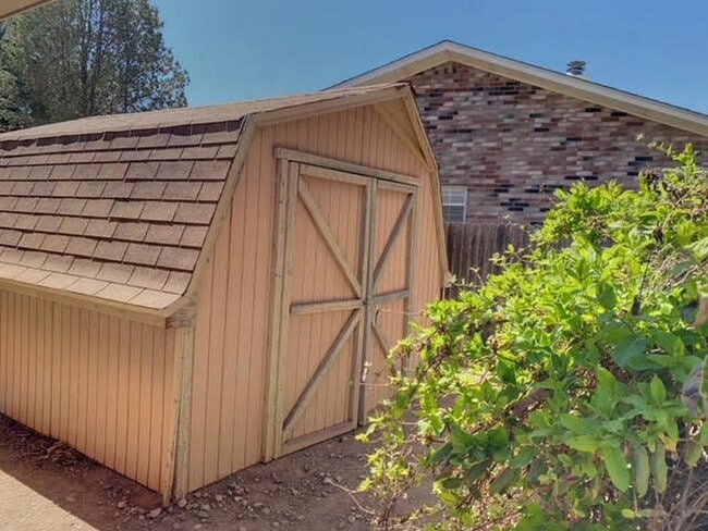 Building Photo - RENTAL Fully Furnished 4 bedroom home
