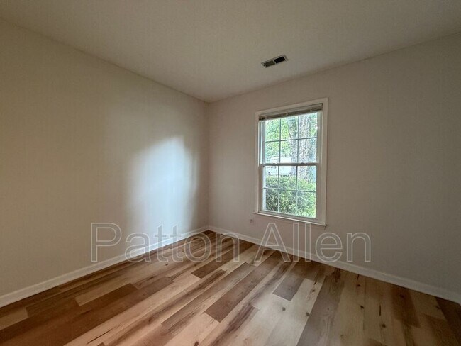 Building Photo - 105 Scottlynn Ct