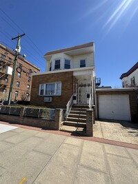 Building Photo - 1112 Central Ave