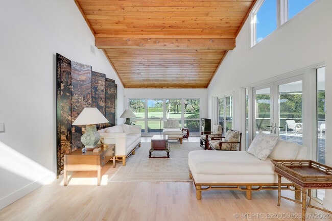 Building Photo - 13760 Sand Crane Dr