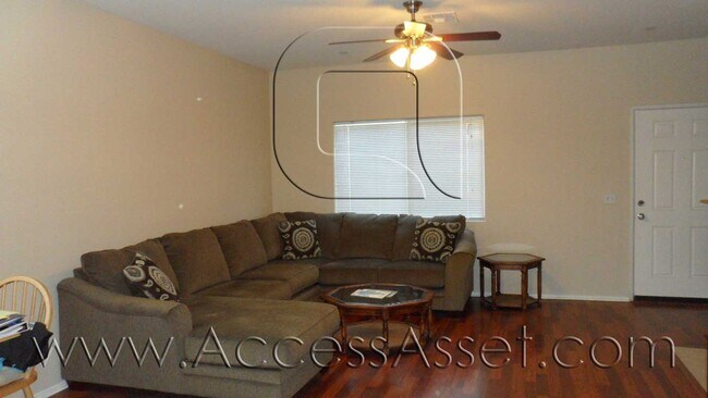 Building Photo - Gorgeous Condo in Prestigious Community With 2 Bed/2 Baths In Redlands!