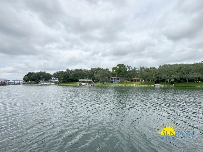 Building Photo - Waterfront Home in sought after Poquito Bayou, Shalimar!