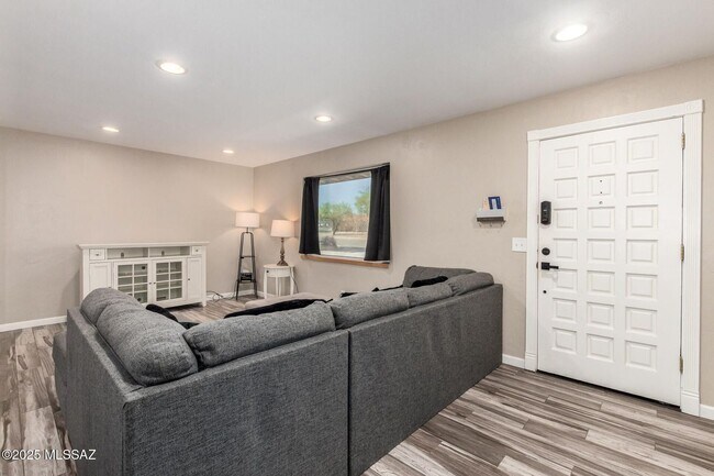 Building Photo - Charming 3bed/2 bath home located in the heart of Tucson, just minutes from the University of Ari...