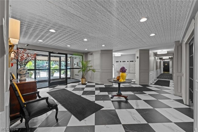 Building Photo - 11720 Edgewater Dr