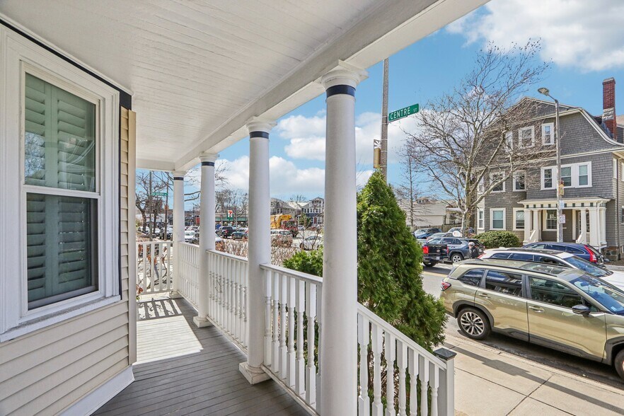 Building Photo - 424 Centre St