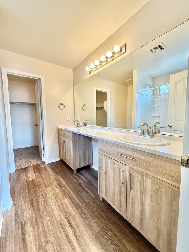 Building Photo - Fabulous 4-Bedroom home for Rent in Avonda...