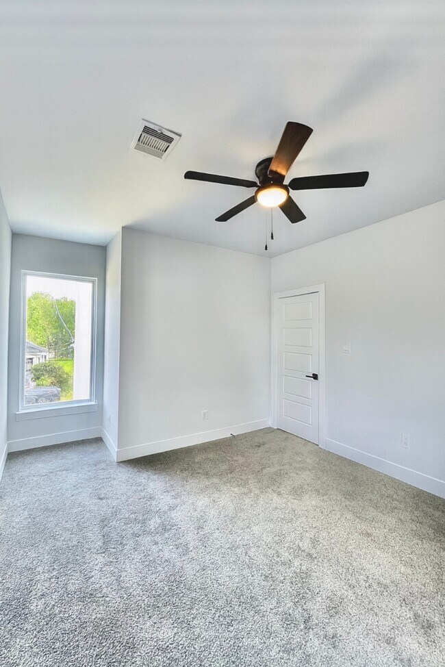 Building Photo - 8131 St Louis St