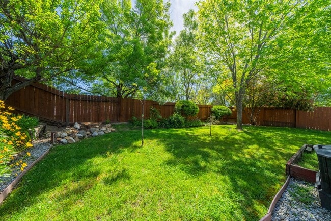 Building Photo - 3/2 Fully Updated with Fenced Yard/Dog Friendly/ Close to Everything central Redding