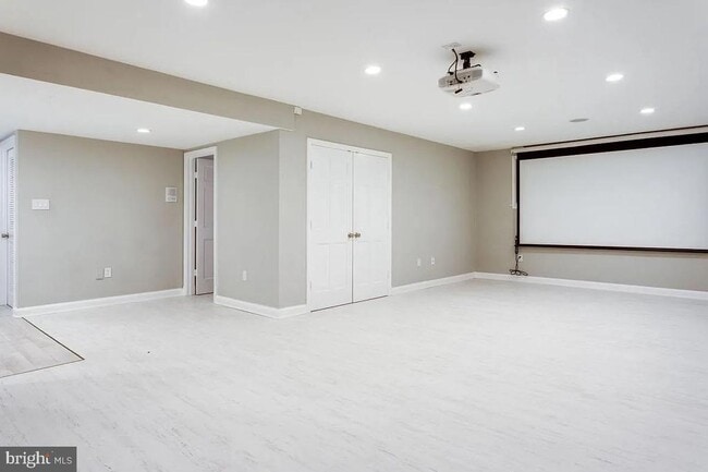 Building Photo - 4611 Charleston Terrace NW