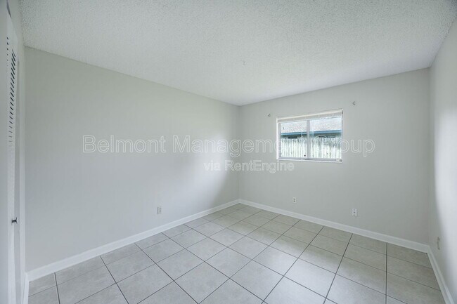 Building Photo - 605 Northlake Blvd