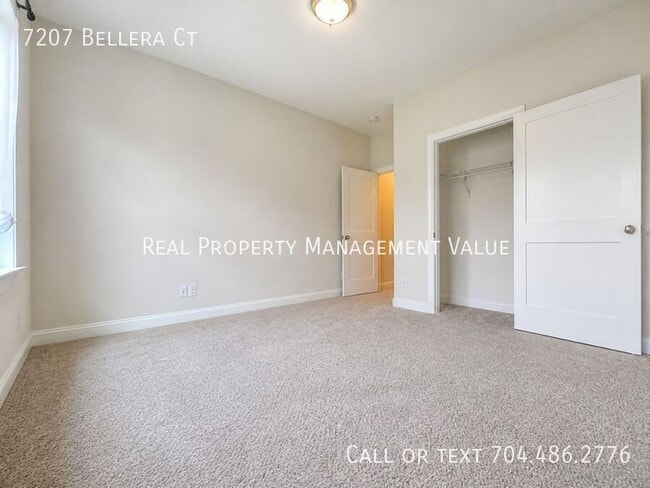 Building Photo - 7207 Bellera Ct
