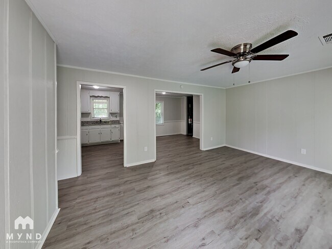 Building Photo - 10140 Morris Dr SW