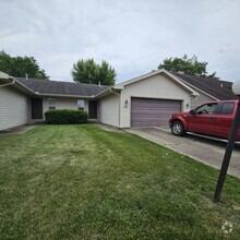 Building Photo - 2bed duplex near Parkland