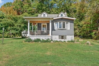 Building Photo - 1017 Bruyn Turnpike