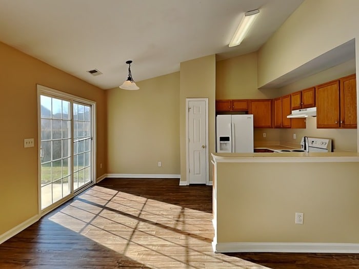 Building Photo - 2921 Deep Cove Dr NW