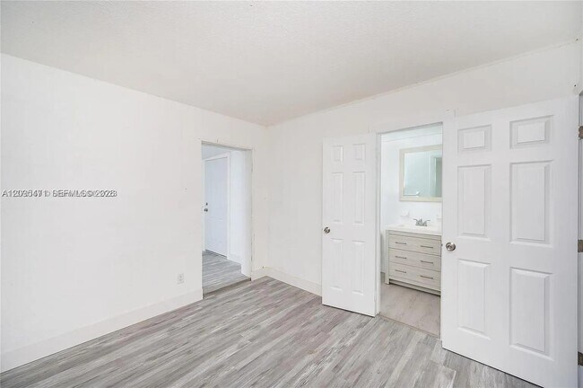 Building Photo - 11950 SW 182nd Terrace