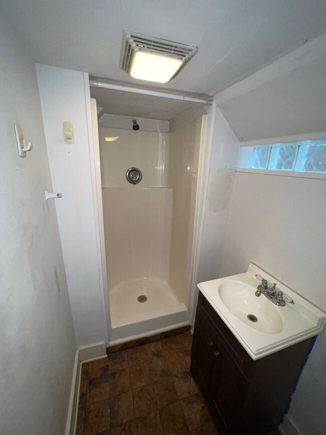 Building Photo - Atlanta Apartment on Quiet Corner Lot Comi...