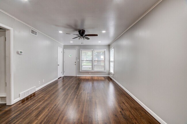 Building Photo - 3 Bed | 1 Bath | Tulsa