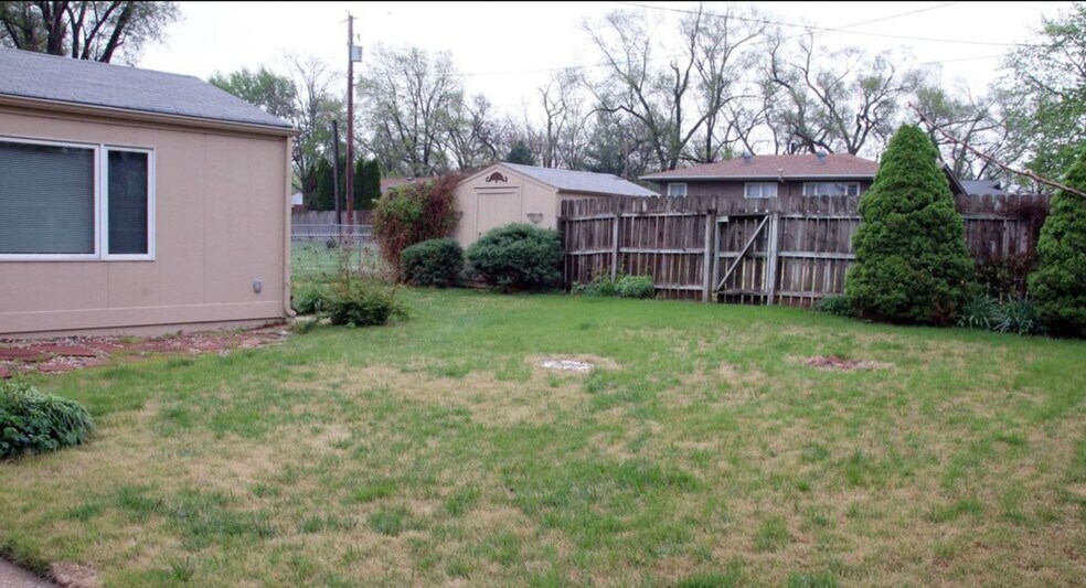 Building Photo - 2711 Franklin St