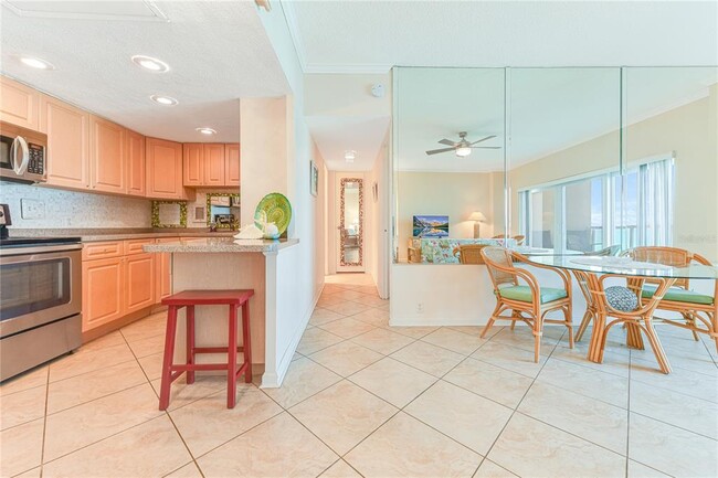 Building Photo - 880 Mandalay Ave