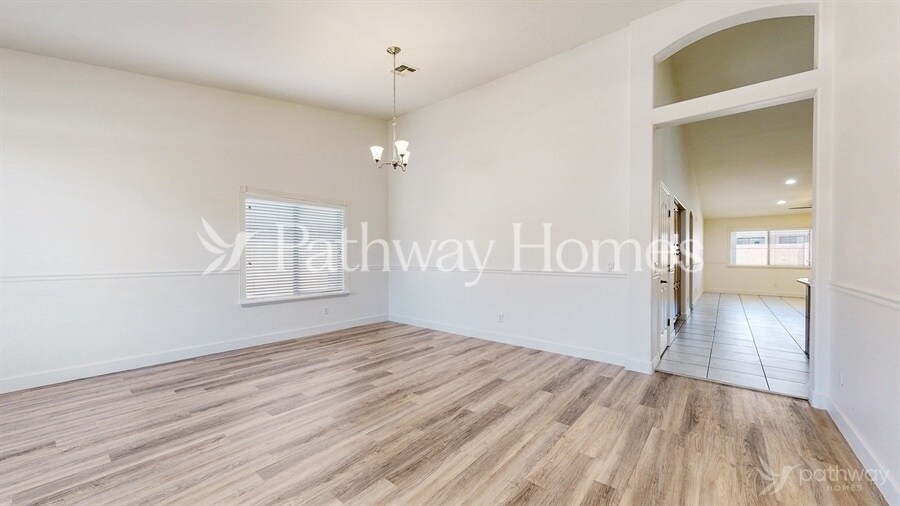 Building Photo - 43290 W Griffis Dr