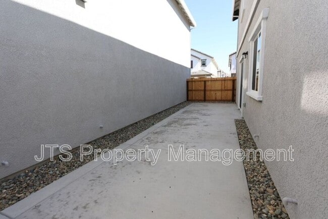 Building Photo - 4256 Aura Way