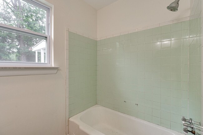 Building Photo - Charming 3-Bedroom Home in East Chattanooga
