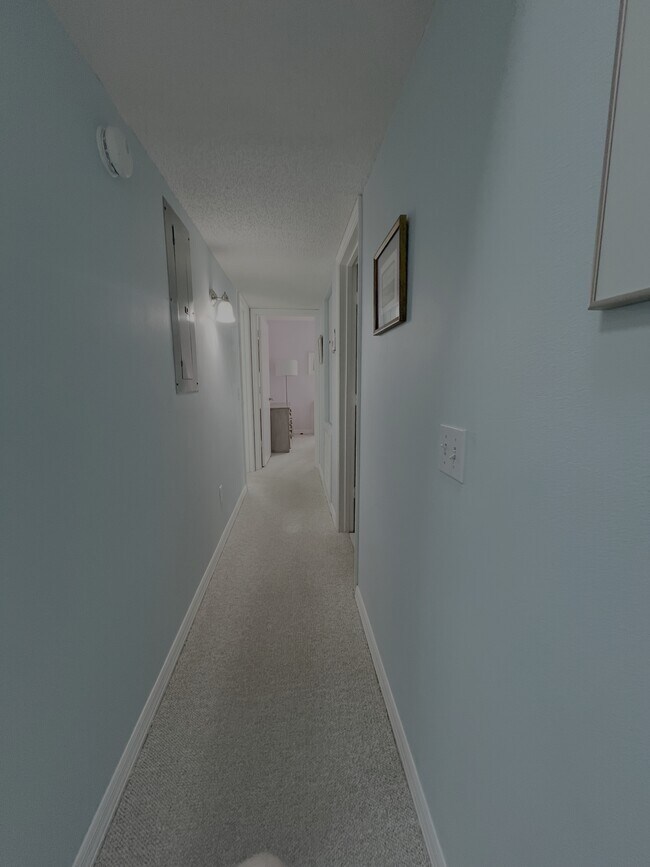 Building Photo - 1924 Westminster Cir