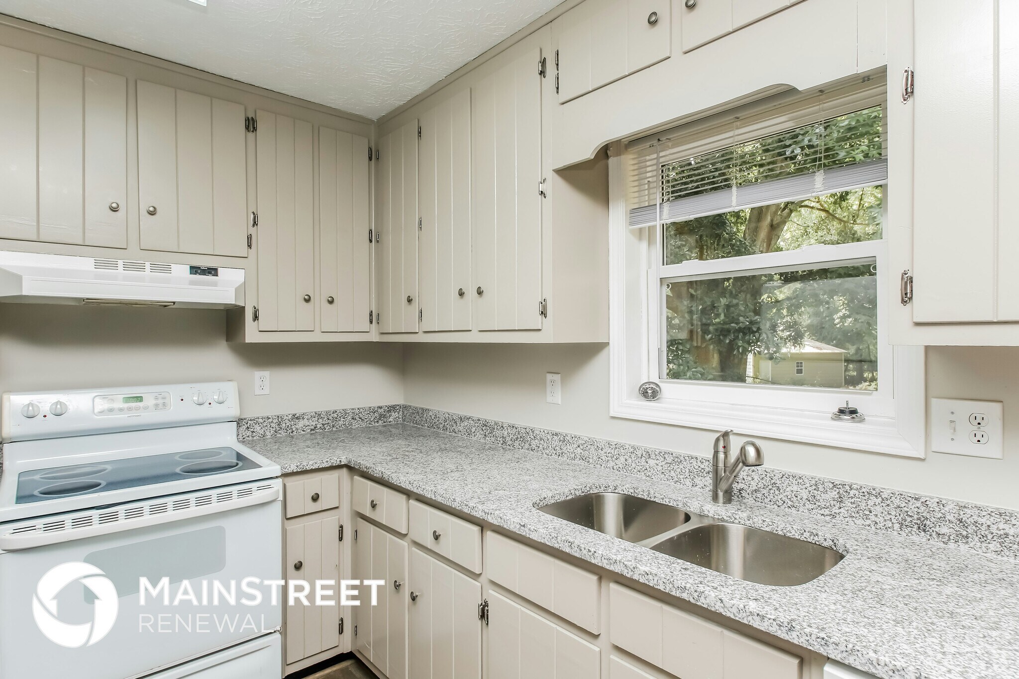 Building Photo - 185 Heritage Way