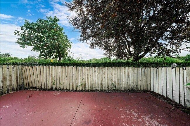 Building Photo - 3208 San Remo Cir