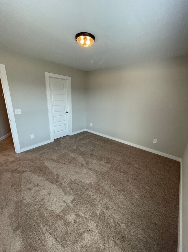 Building Photo - Home for Rent in Calera, AL!!! Available to View with 48 Hour Notice!!!