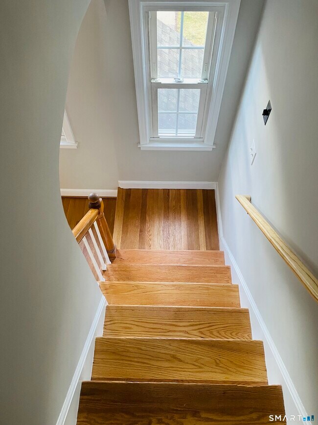 Building Photo - 103 Seymour Ave