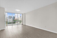 Building Photo - 322 E Central Blvd