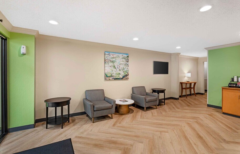 Building Photo - Furnished Studio-Melbourne - Airport