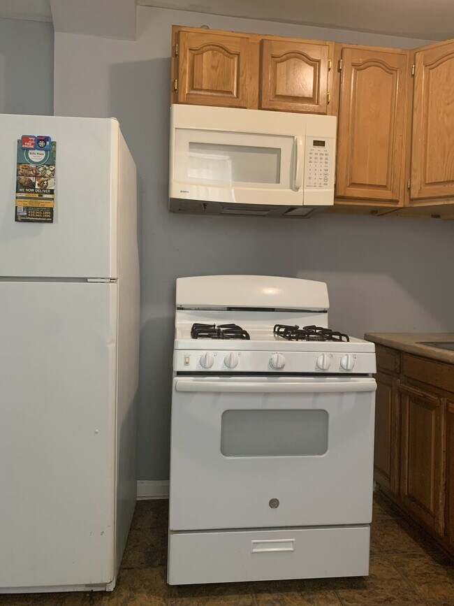 Building Photo - Rowhome in West Baltimore