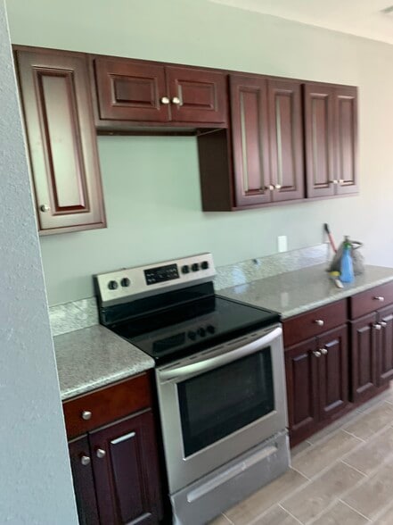 Building Photo - 3219 Fern St