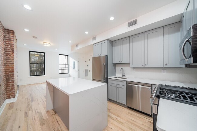 Primary Photo - 230 Willow Ave