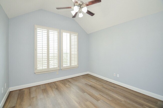 Building Photo - 1016 Studer St